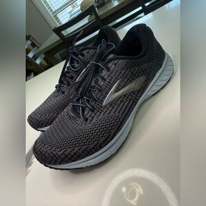 Brooks women’s revel Athletic Running Shoes size 8.5